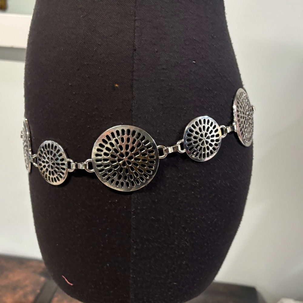 ❤️Silver Medallion Chain Link Belt- M/L - Picture 3 of 4